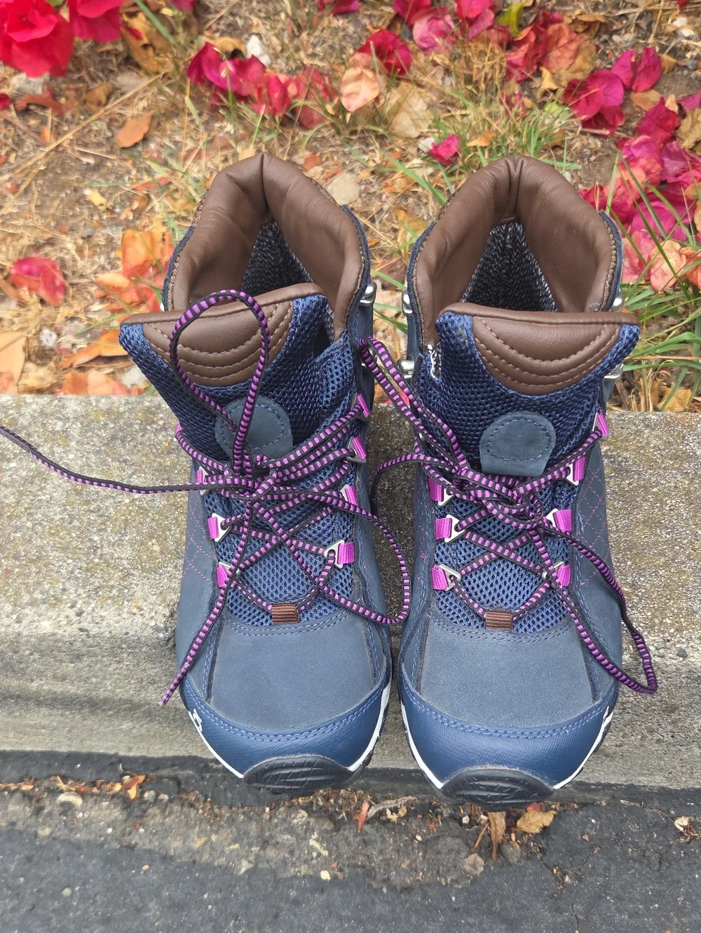 Oboz Footwear questions leave